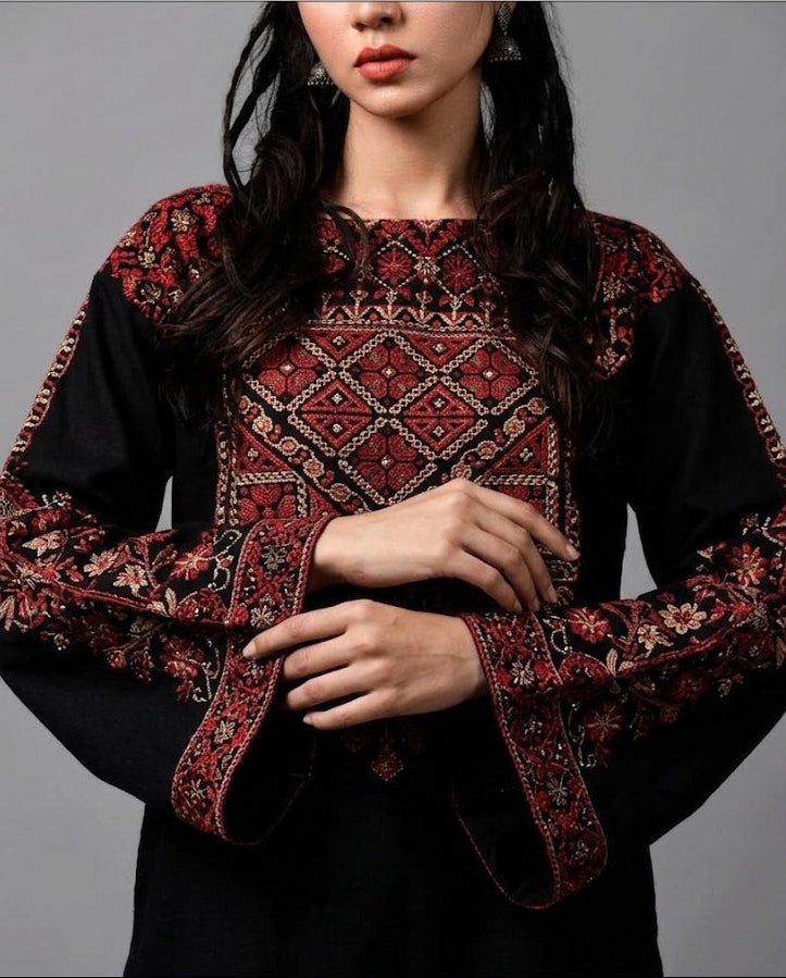 Umzy Embroidered Lawn 2-Piece Suit