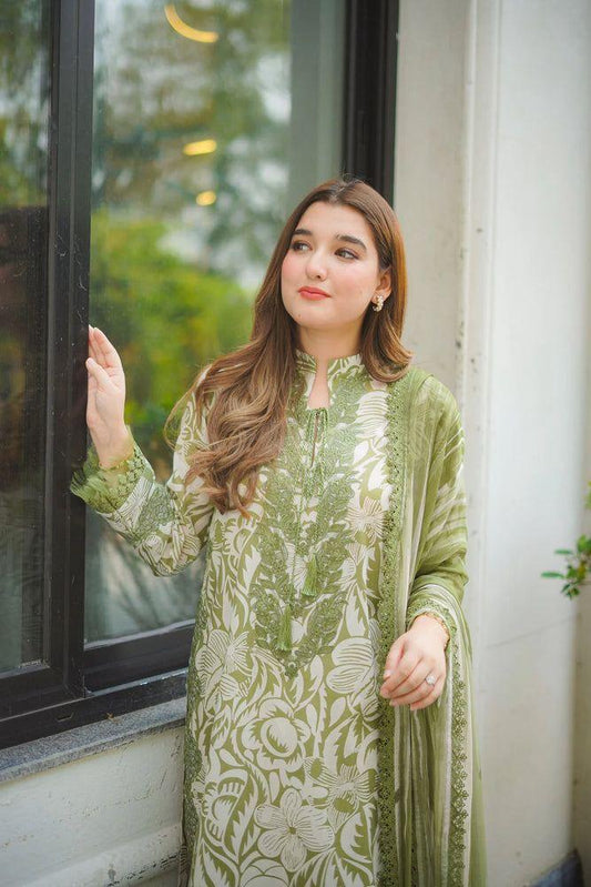 Aneela’s Premium 3PC Lawn & Chiffon Suit