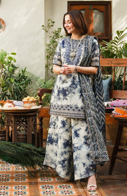 SAPPHIRE Premium Printed Lawn Suit with Chiffon Dupatta