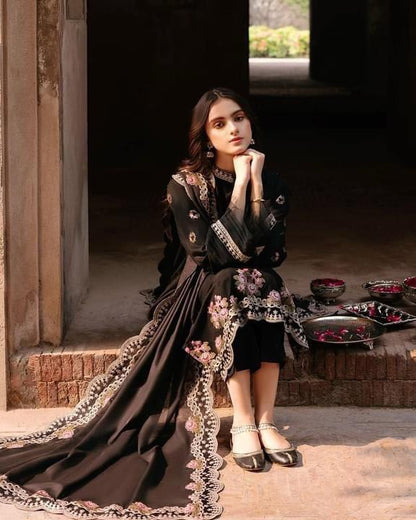 Zarqash Chikenkari Premium Lawn Schiffli Embroidered 3 Piece Suit with Chiffon Dupatta