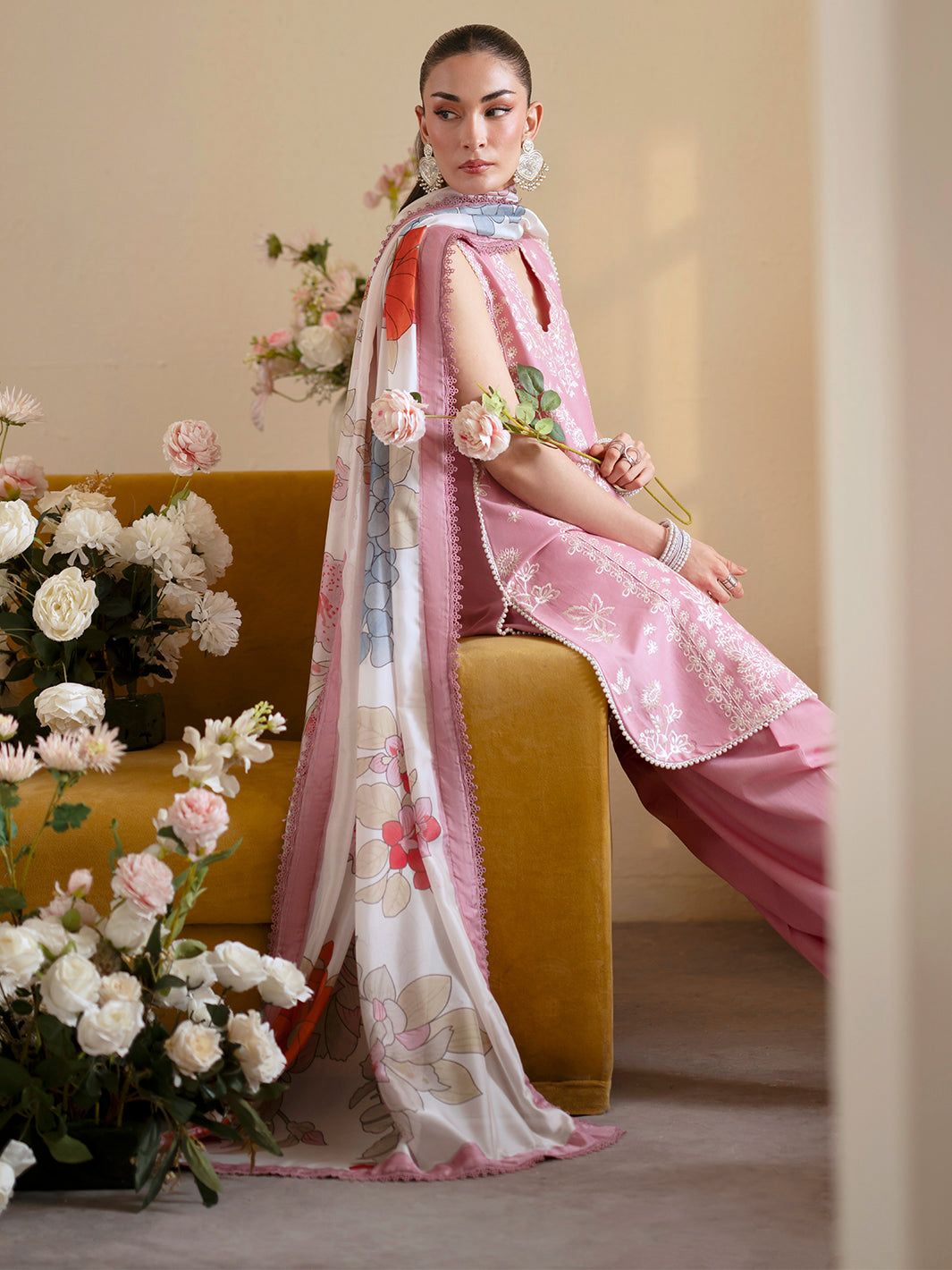 Mahnur Premium Lawn 3PC Embroidered Suit