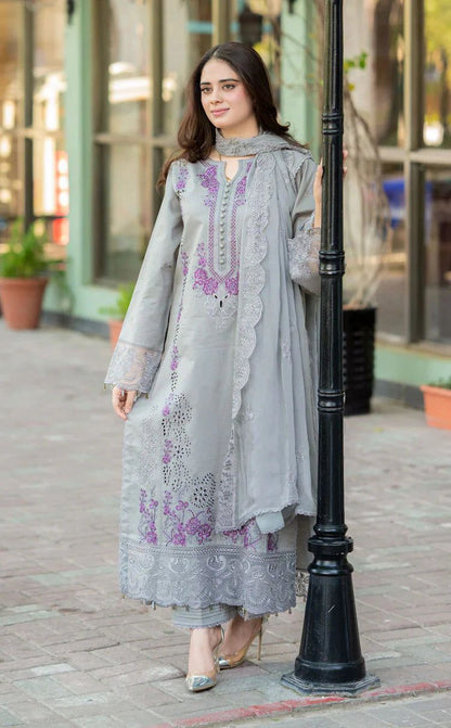 MUSHQ Premium EMBROIDERED Lawn 3Pcs