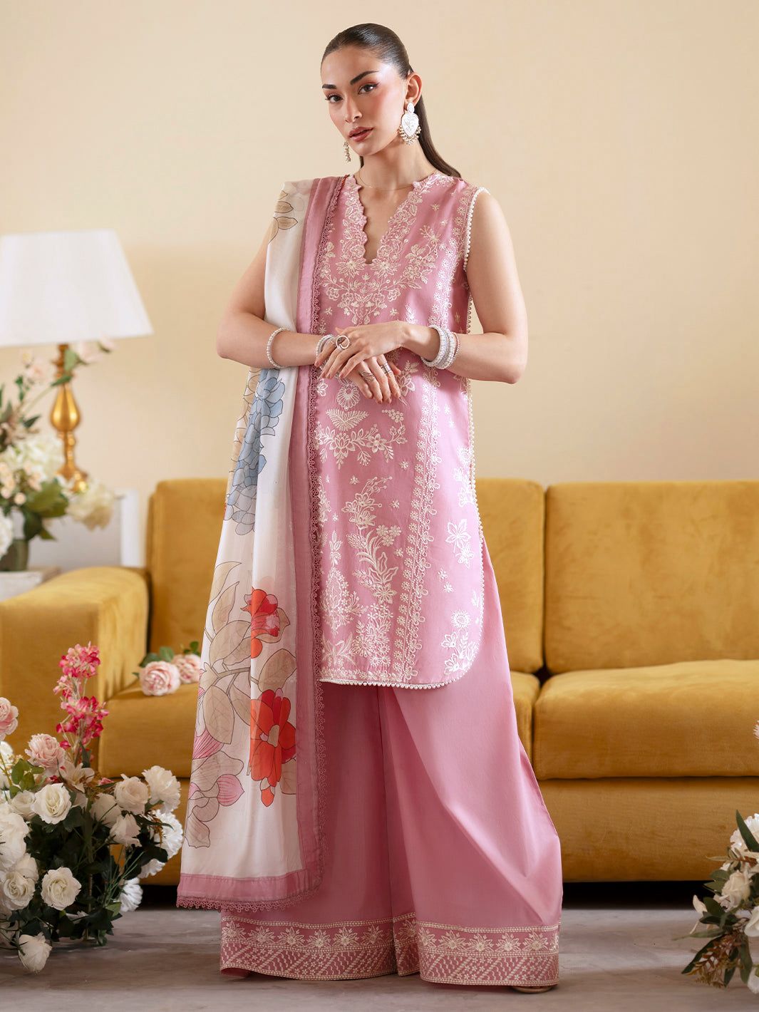 Mahnur Premium Lawn 3PC Embroidered Suit