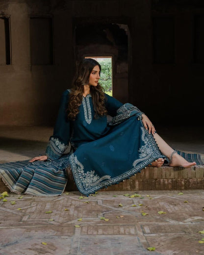 IZEL Lawn 3PC Suit Heavy Embroidery