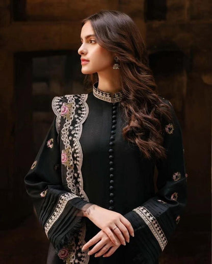Zarqash Chikenkari Premium Lawn Schiffli Embroidered 3 Piece Suit with Chiffon Dupatta