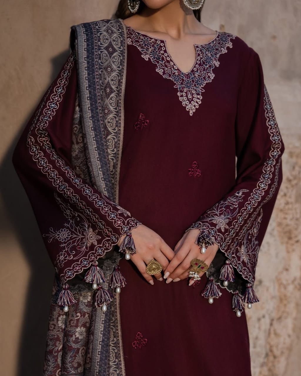 IZEL Embroidered Lawn Premium 3PC Suit